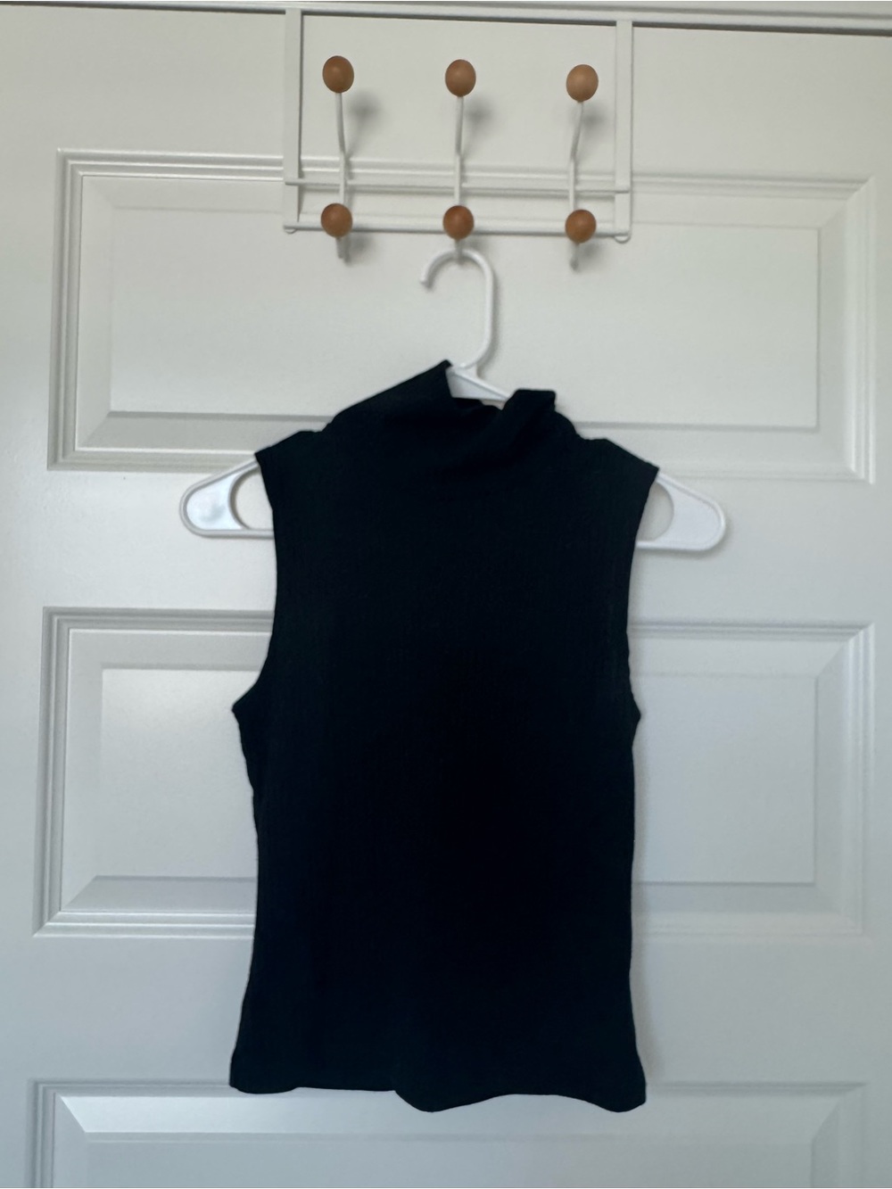 Black Classic Sleeveless Mock Neck Top 🖤